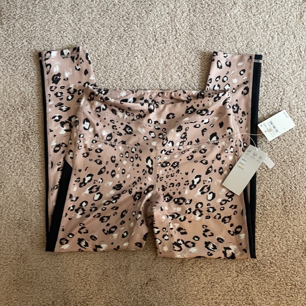 Z by Zella Leopard Cropped High Waisted Leggings NWT